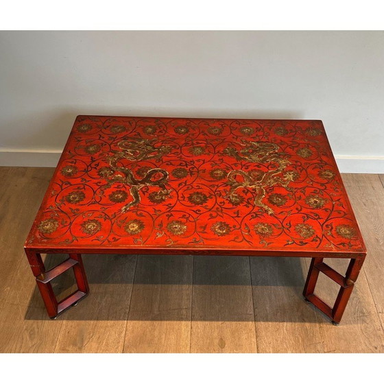 Image 1 of Vintage Couchtisch aus rotem Lack mit vergoldetem chinesischem Dekor, 1970