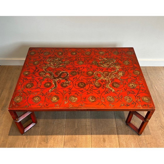 Image 1 of Vintage Couchtisch aus rotem Lack mit vergoldetem chinesischem Dekor, 1970
