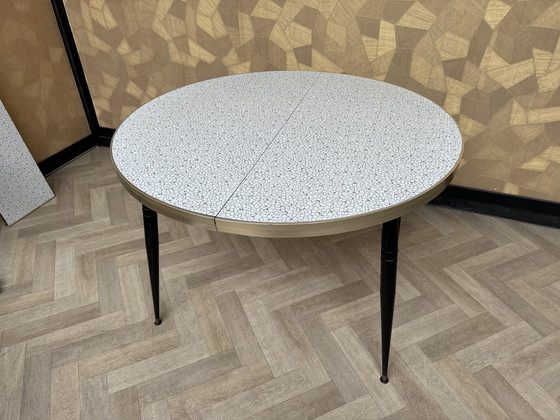 Image 1 of Ausziehbarer runder Tisch 1960er Jahre Brian Graham in der Serie Braemar, für Martin Brattrud