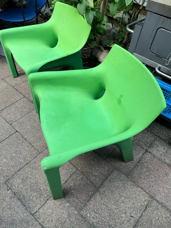 Image 1 of 2 x grüner Artemide Vicario Stuhl von Vico Magistretti