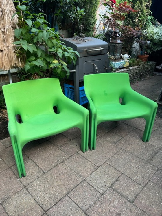 Image 1 of 2 x grüner Artemide Vicario Stuhl von Vico Magistretti