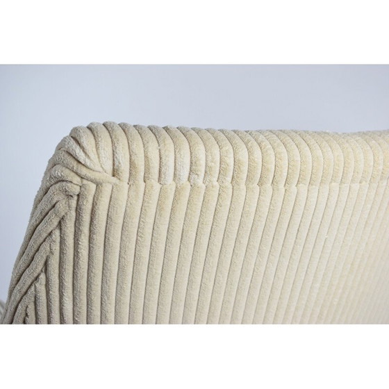 Image 1 of Vintage lockiger Sessel "Shell" beige Cord 1960s