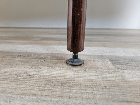 Image 1 of Mid Century Teak Kommode mit großem Spiegel und gearbeitetem Glas