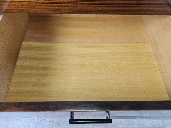 Image 1 of Mid Century Teak Kommode mit großem Spiegel und gearbeitetem Glas