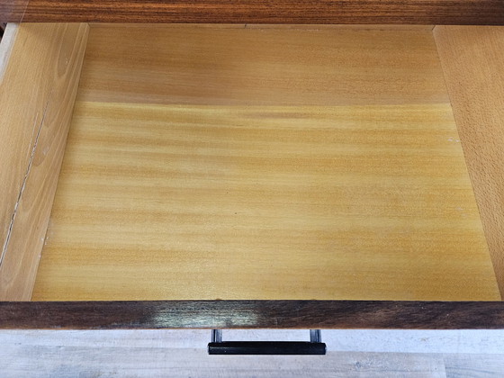 Image 1 of Mid Century Teak Kommode mit großem Spiegel und gearbeitetem Glas