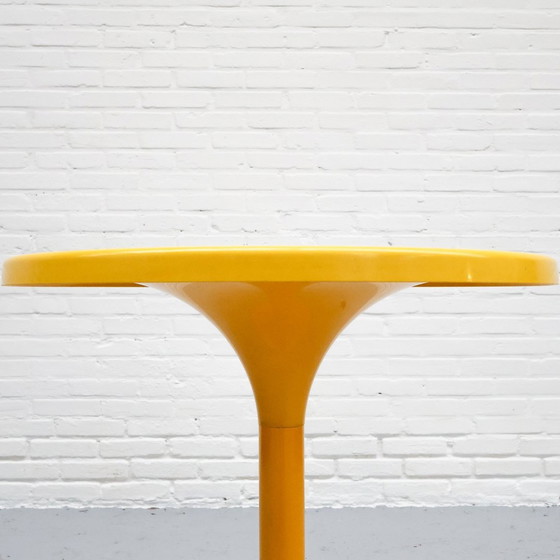 Image 1 of Space Age Gelber Tisch '70S