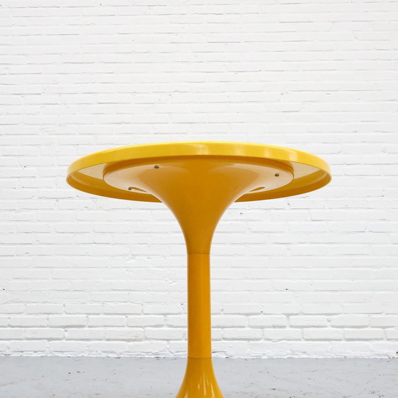 Image 1 of Space Age Gelber Tisch '70S