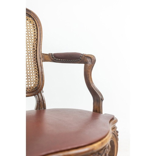 Paar alte Cabrio-Sessel aus Nussbaum und Rohrgeflecht, Frankreich 1760