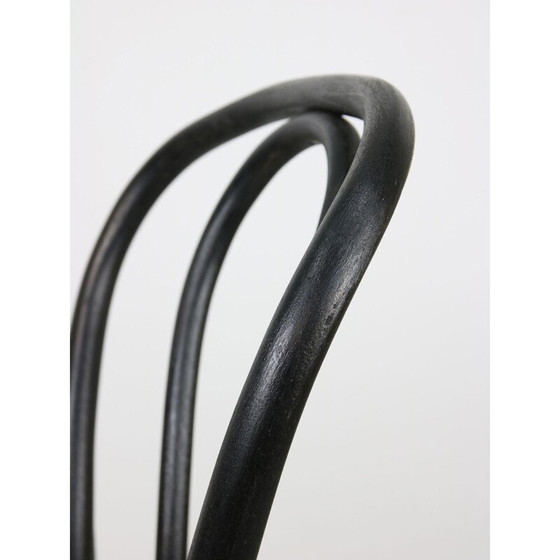 Image 1 of Vintage No.18 schwarzer Lederstuhl mit Armlehnen von Michael Thonet