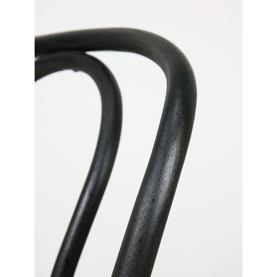 Image 1 of Vintage No.18 schwarzer Lederstuhl mit Armlehnen von Michael Thonet