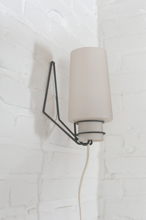Image 1 of Louis Kalff Vintage Milchglas Wandleuchte