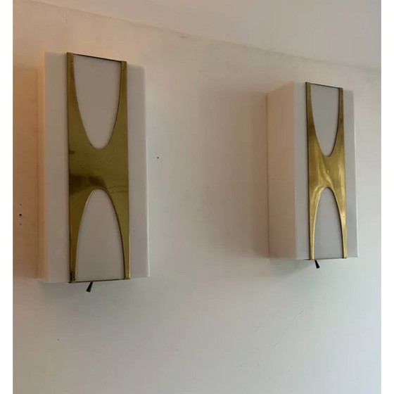 Image 1 of Paar alte Wandlampen aus Messing und Plexiglas von Loewy für Hilton, Frankreich 1965
