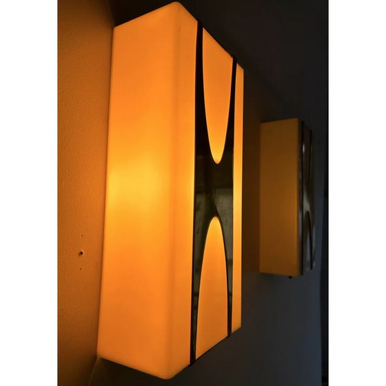 Image 1 of Paar alte Wandlampen aus Messing und Plexiglas von Loewy für Hilton, Frankreich 1965