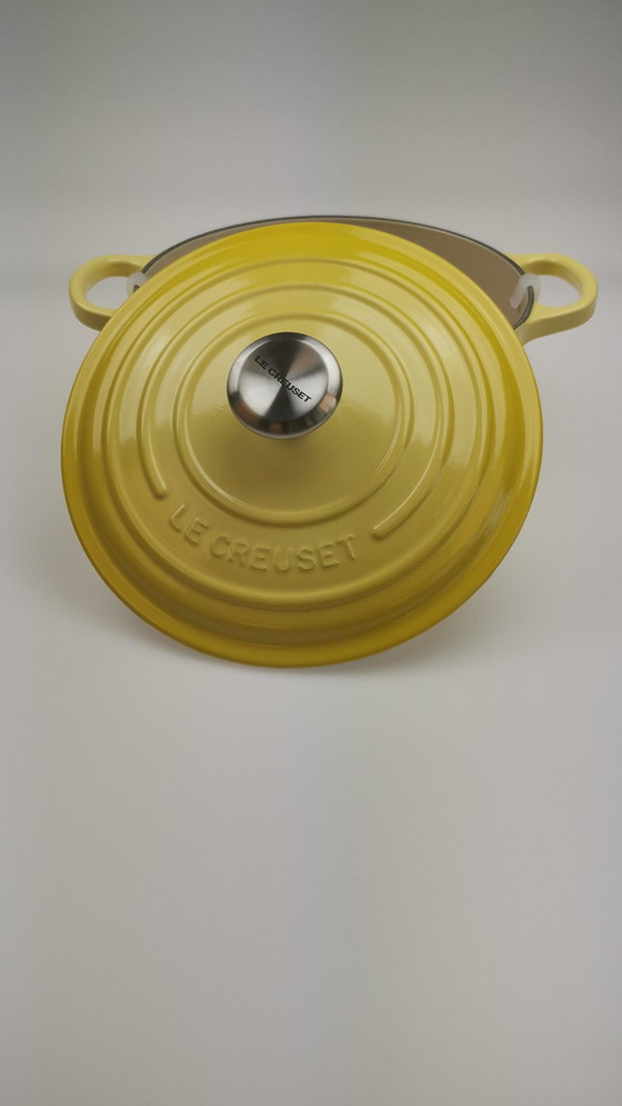 Image 1 of Gelber Le Creuset Schmortopf