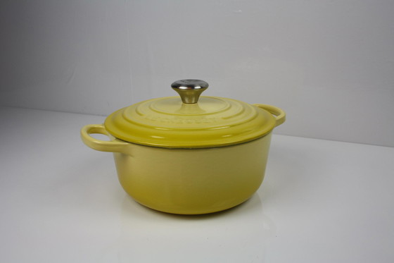 Image 1 of Gelber Le Creuset Schmortopf