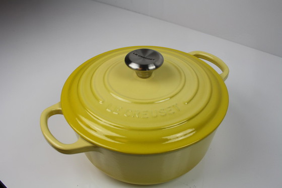Image 1 of Gelber Le Creuset Schmortopf