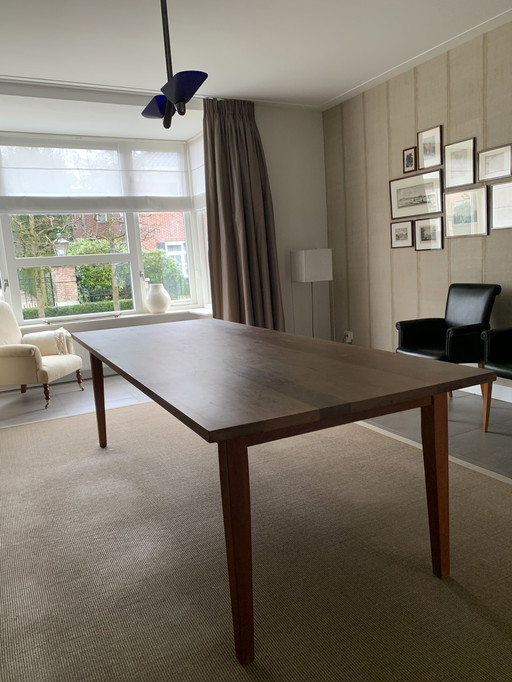 Handgefertigter Esstisch