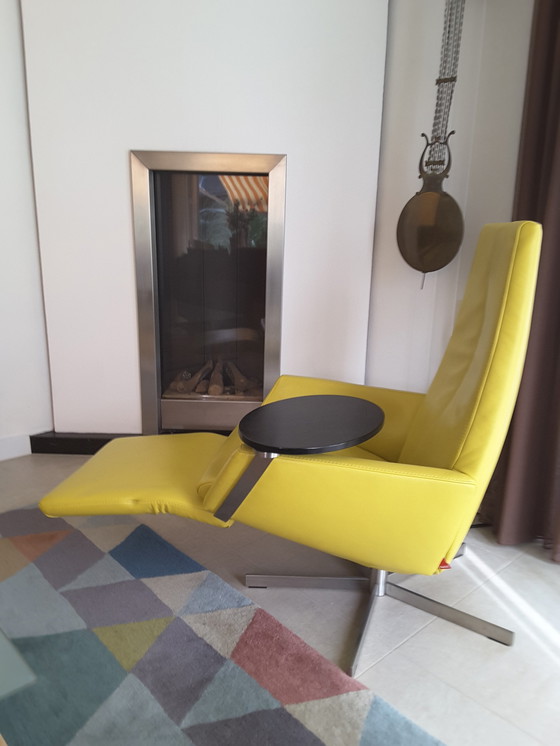 Image 1 of Prominenter Twist-Sessel