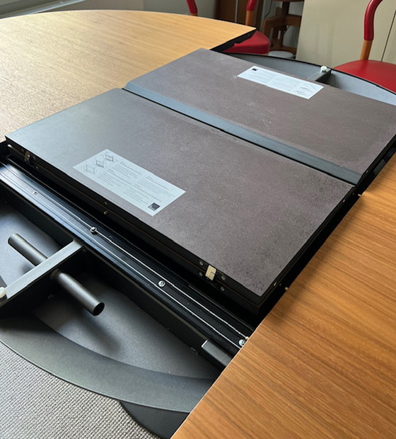 Image 1 of Leolux Calbuco Tisch