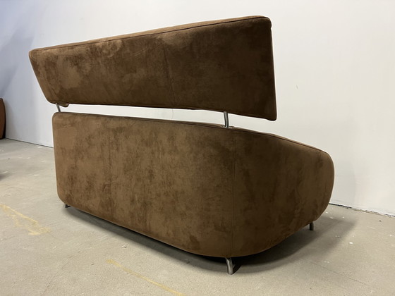 Image 1 of Leolux Solymi 2-Sitzer-Sofa, braunes Alcantara