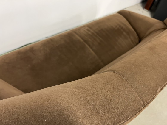 Image 1 of Leolux Solymi 2-Sitzer-Sofa, braunes Alcantara