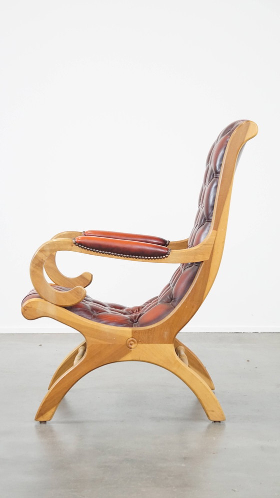 Image 1 of Chesterfield-Sessel aus rotem Rindsleder in Kombination mit Holz