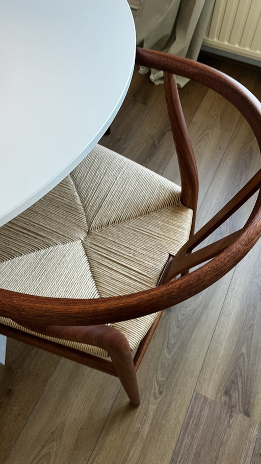 Carl Hansen Mahagoniholz Wishbone Chair.