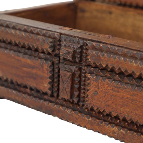 Image 1 of Antike Tramp Art Box Volkskunst