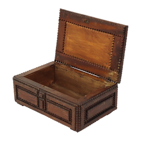 Image 1 of Antike Tramp Art Box Volkskunst