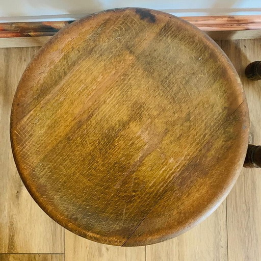 Satz von 4 dreibeinigen Holzhockern im Vintage-Stil