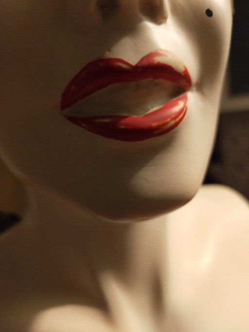 Marylin Monro Heavey Statue. Original!