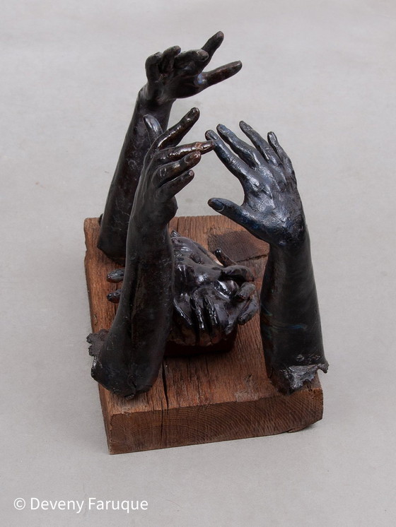 Image 1 of Keramische glasierte Hände Skulptur 1970S Belgien Unbekannter Künstler