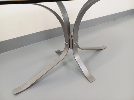 Image 1 of Couchtisch Oval Rechteckig Abgerundet Vintage Glas Und Verchromtes Metall Aus Den 70er Jahren