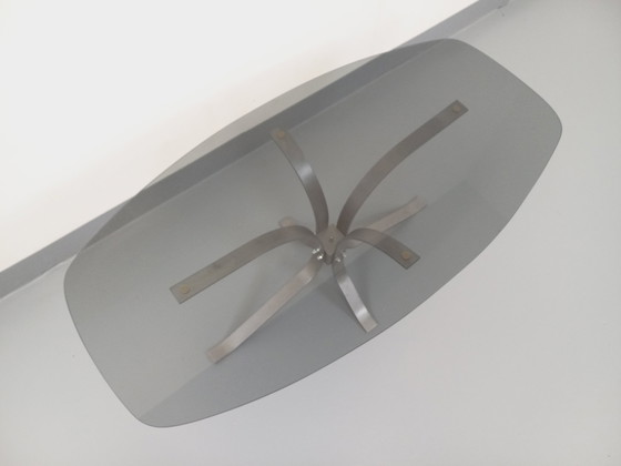 Image 1 of Couchtisch Oval Rechteckig Abgerundet Vintage Glas Und Verchromtes Metall Aus Den 70er Jahren