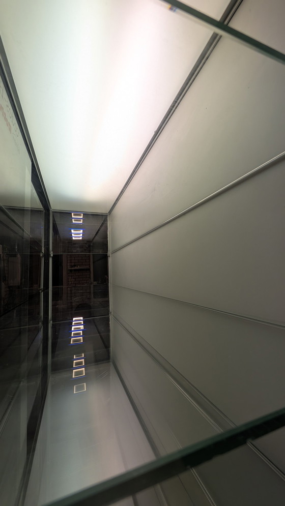 Image 1 of Große professionelle Glasvitrine