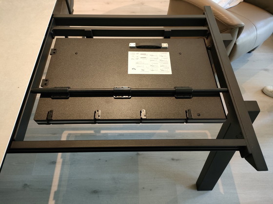 Image 1 of Moderner Esstisch mit Keramikplatte