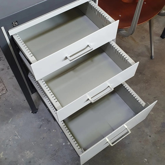 Image 1 of Gispen Vintage Industrie-Schreibtisch