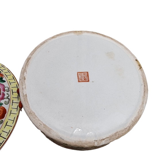 Image 1 of Chinesische Porzellantrommel mit Schmetterlingen Anfang 20.