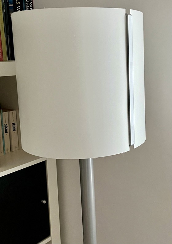 Image 1 of Designer-Stehleuchte der Marke Serien Jones