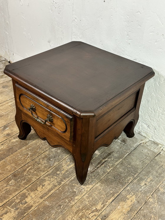 Image 1 of Couchtisch Bout De Canapé Noyer Style Louis Philippe