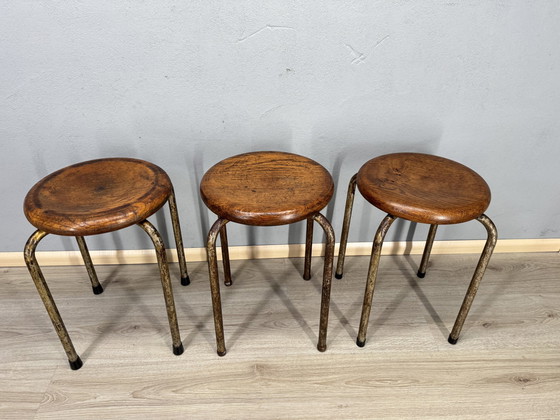 Image 1 of Drei industrielle Hocker