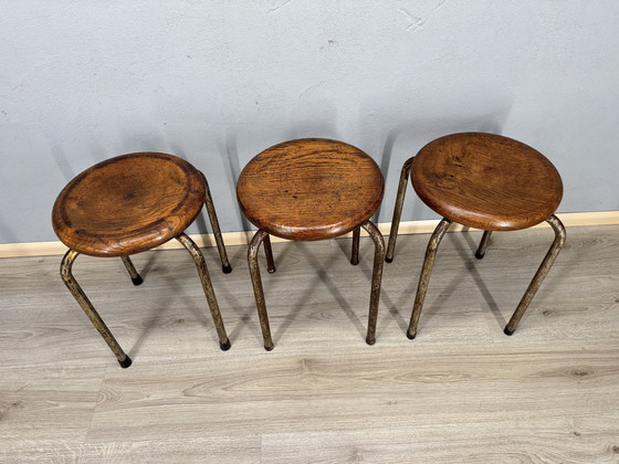 Image 1 of Drei industrielle Hocker