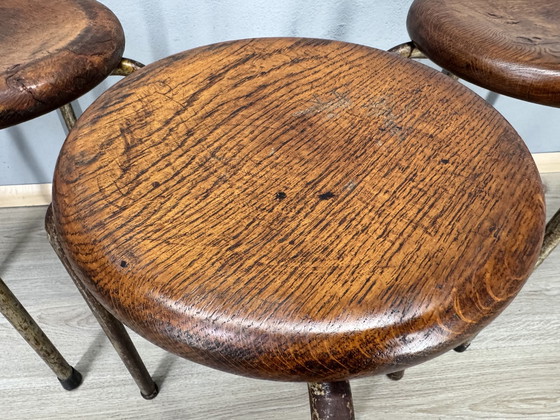 Image 1 of Drei industrielle Hocker