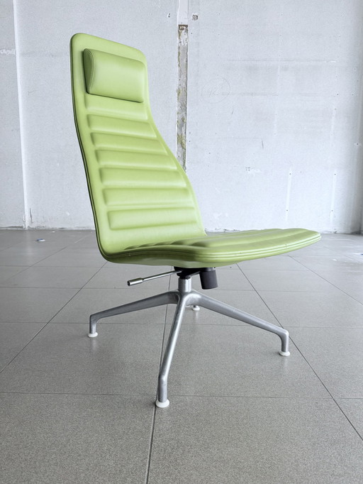 Cappellini Lotus Leder-Drehstuhl von Jasper Morrison