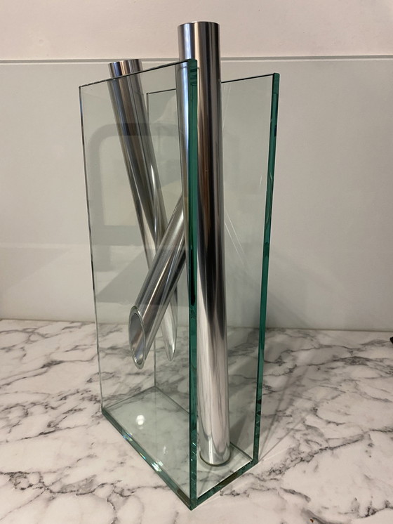 Image 1 of Lisa Mori Vase vom Inn Kristall . Herkunft Österreich. Kristall, Glas, Aluminium. Höhe 39Cm, Breite 17Cm, Tiefe 9Cm.