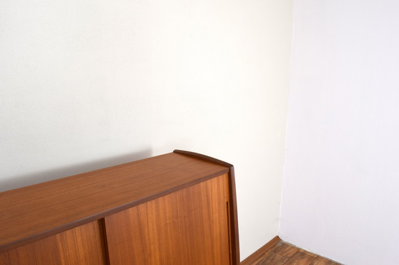 Image 1 of Mid Century Dänisches Teakholz-Highboard, 1960er Jahre.