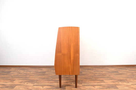 Image 1 of Mid Century Dänisches Teakholz-Highboard, 1960er Jahre.