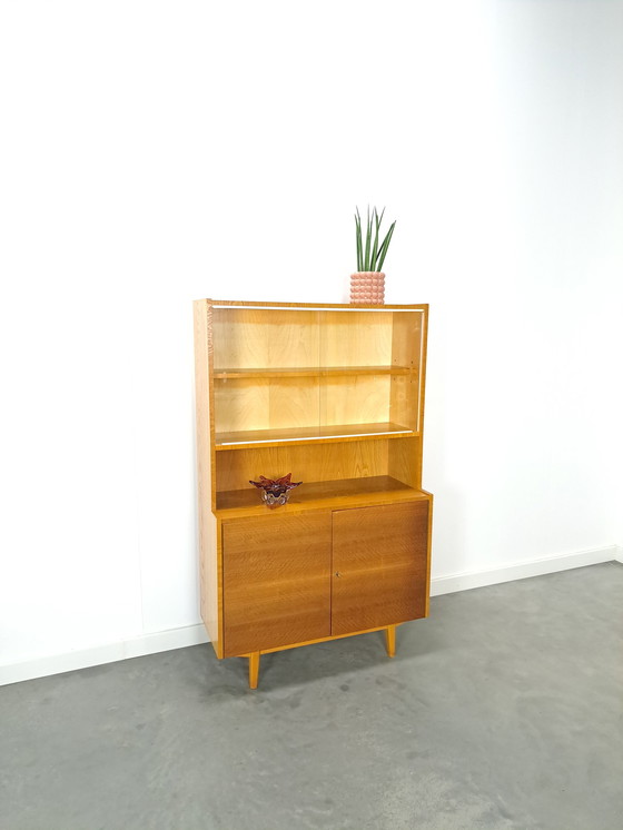 Image 1 of Furniervitrine mit Regalen