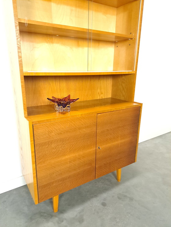 Image 1 of Furniervitrine mit Regalen