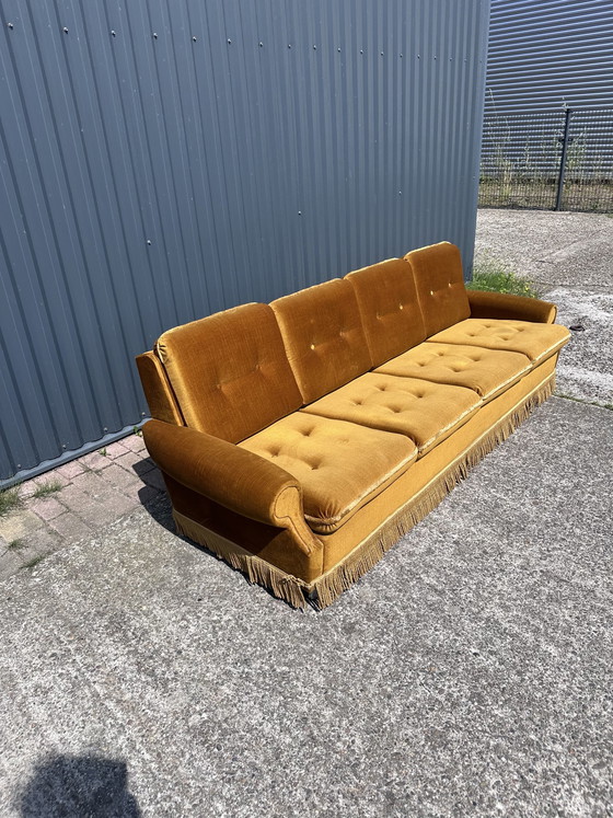 Image 1 of Sofa Vintage Samt Gold